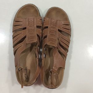 Clarks Lexi Fiddle sandals